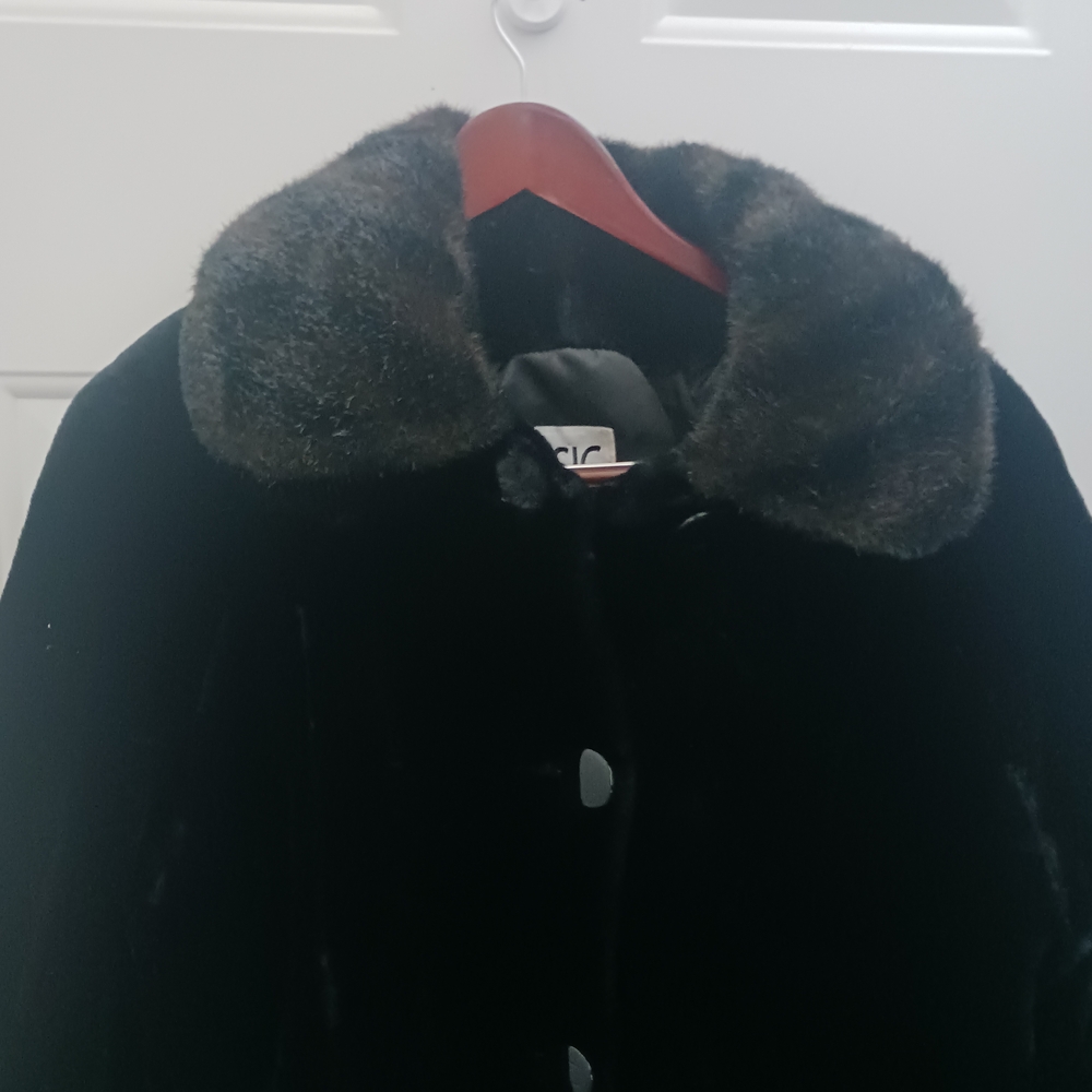 Basic Editions Black Jacket - Picture 2 of 11